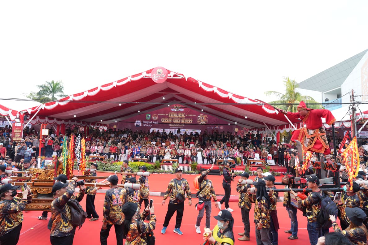 Menteri Dalam Negeri (Mendagri) Muhammad Tito Karnavian menghadiri Perayaan Imlek dan Festival Cap Go Meh 2026 di Kota Singkawang, Kalimantan Barat (Kalbar), Selasa (3/3/2026). Mendagri mengapresiasi kemeriahan dan semangat kebersamaan yang ditunjukkan masyarakat dalam gelaran tersebut.
