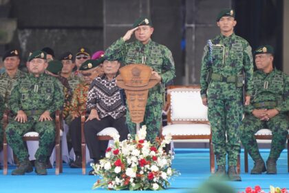 Panglima TNI Jenderal Agus Subianto dalam perayaan HUT ke-65 Kostrad. Foto: Puspen TNI