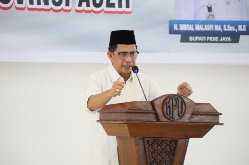 Menteri Dalam Negeri (Mendagri), Muhammad Tito Karnavian dalam acara Penyerahan Santunan Ahli Waris untuk Korban Bencana Hidrometeorologi dan Sosialisasi Penambahan TKD Tahun 2026 bagi Daerah Provinsi Aceh, Sumut, dan Sumbar secara hybrid dari Gedung MTQ Pidie Jaya, Aceh, Jumat (6/3/2026). Foto: Kementerian Dalam Negeri (Kemendagri)