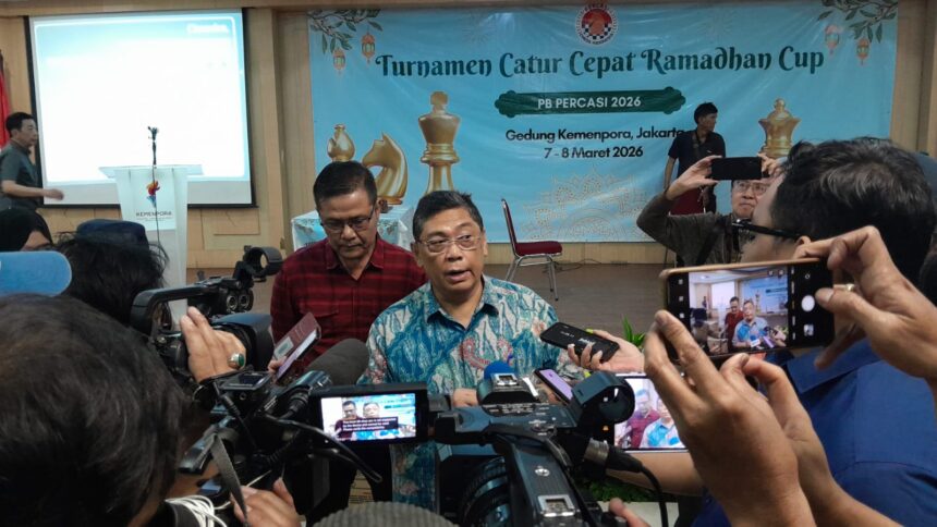 Grand Masters (GM) Utut Adianto resmi membuka Turnamen catur Ramadhan Cup 2026 pada Sabtu (7/3/2026) di Wisma Karsa Pemuda Kemenpora, Senayan, Jakarta. Foto/dok/AZ