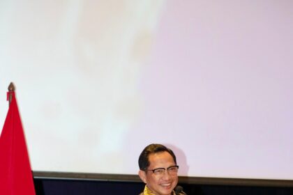 Menteri Dalam Negeri (Mendagri) Muhammad Tito Karnavian menginstruksikan seluruh kepala daerah dan wakil kepala daerah untuk tetap berada dan siaga di daerah masing-masing selama periode satu minggu sebelum hingga satu minggu setelah Hari Raya Idulfitri 1447 Hijriah