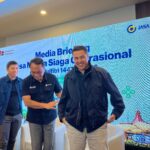 Caption Foto : Direktur Utama JSMR, Rivan A. Purwantono (tengah) di kantor PT Jasa Marga (Persero) Tbk Jati Asih.