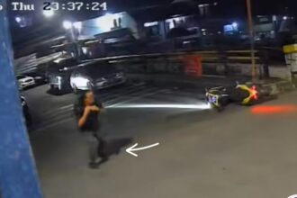 Aktivis HAM sekaligus Wakil Koordinator KontraS, Andrie Yunus, menjadi korban penyiraman air keras oleh orang tak dikenal di Jalan Salemba I, Jakarta Pusat. Foto: Tangkap layar TikTok @infopublikcom
