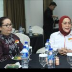 Ketua Pengrov PABSI NTB, Karina De Vega (kiri) dan Pengprov Papua Barat , Yanti
