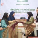 Telkom terus memperkuat komitmennya dalam mendorong pemberdayaan perempuan melalui program pendampingan dan pengembangan UMKM binaan di berbagai daerah. Foto: Telkom Indonesia