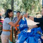 BRI melalui aktivitas Corporate Social Responsibility (CSR) BRI Peduli saat menyalurkan bantuan paket sembako bagi umat Hindu di Desa Angseri, Kec. Baturiti, Kab. Tabanan, serta di Desa Sarimekar, Kec. Buleleng, Kab. Buleleng, Provinsi Bali. Foto: BRI