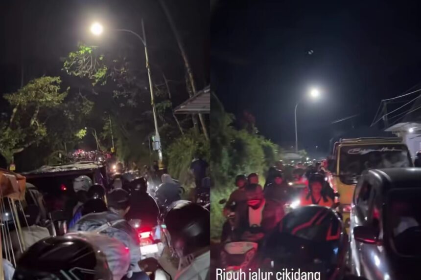Jalur Cikidang menuju Pelabuhan Ratu lumpuh total saat libur Lebaran 2026. Ribuan kendaraan, didominasi motor, terjebak tanpa bisa bergerak hingga berjam-jam. Foto: Tangkap layar IG @infojawabarat