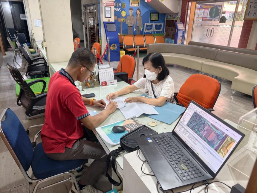 Warga mendatangi Kantah di Banyumas di tengah libur lebaran 2026. Foto: Dok Humas