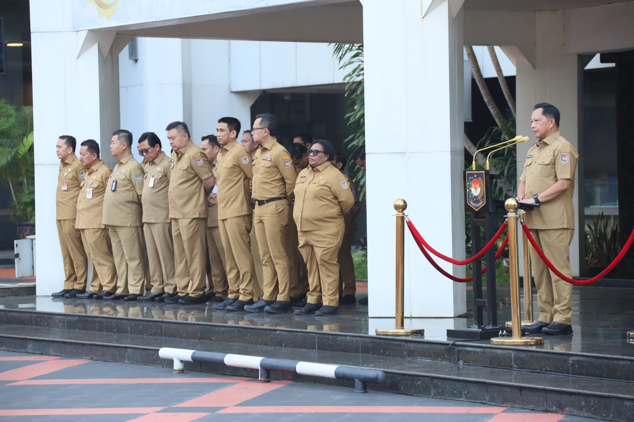 Usai Lebaran 1447 Hijriah, Mendagri Minta ASN Kemendagri dan BNPP Tingkatkan Kinerja 2 Menteri Dalam Negeri (Mendagri) Muhammad Tito Karnavian menekankan pentingnya peningkatan kinerja Aparatur Sipil Negara (ASN) di lingkungan Kementerian Dalam Negeri (Kemendagri) dan Badan Nasional Pengelola Perbatasan (BNPP) pasca-libur Idulfitri 1447 Hijriah