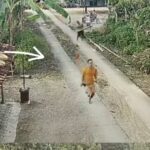 Aksi brutal pemuda di Grobogan bikin geger, delapan warga jadi korban bacokan, satu orang meninggal dunia. Pelaku bahkan sempat menyerang ayahnya sendiri saat hendak dihentikan. Foto: Tangkap layar IG @infogrobogan.id