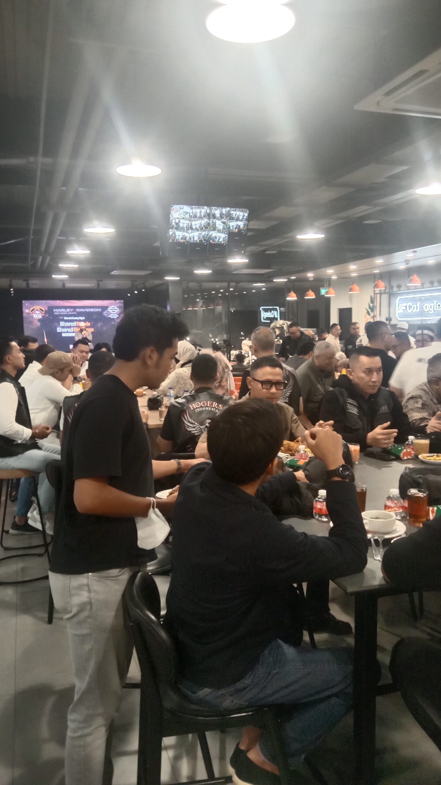 Direktur Utama Anak Elang Harley-Davidson, Suherli saat menggelar "Harley night IFTAR” pada Jumat (13/3/2026).