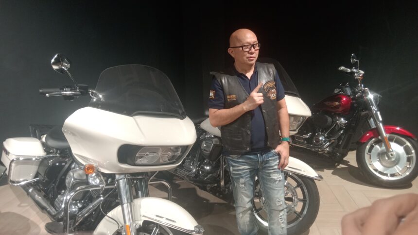 Direktur Utama Anak Elang Harley-Davidson, Suherli saat menggelar "Harley night IFTAR” pada Jumat (13/3/2026).