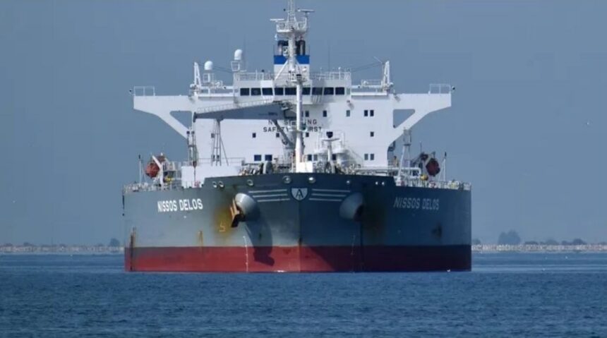 Kepal melintas di Selat Hormuz. Foto PIixabay