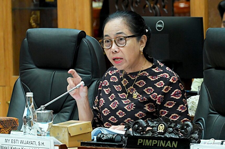 Wakil Ketua Komisi X DPR, MY Esti Wijayanti. Foto: Parlementaria