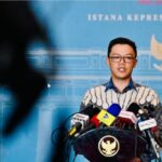 Menteri Luar Negeri Sugiono memberikan keterangannya kepada awak media di Istana Kepresidenan Jakarta, pada Selasa, 3 Maret 2026. Foto: BPMI Setpres/