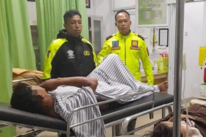 Korban kecelakaan di Majalengka mendapatkan perawatan. Foto: Polres Majalengka