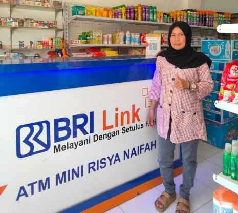 Risya Naifah, pelaku usaha mikro di Kecamatan Merauke, Papua Selatan. Foto: Dok BRI