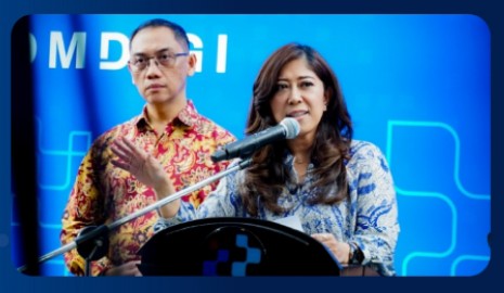 Menkomdigi Meutya Hafid menyampaikan keterangan kepada awak media di Kantor Kementerian Komdigi, Jakarta Pusat, Jumat (27/3/2026). Foto: Komdigi
