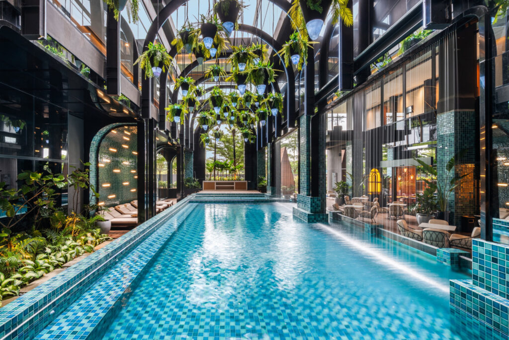 The Hanging Garden Pool. (dok. Novotel Tangerang BSD City).  