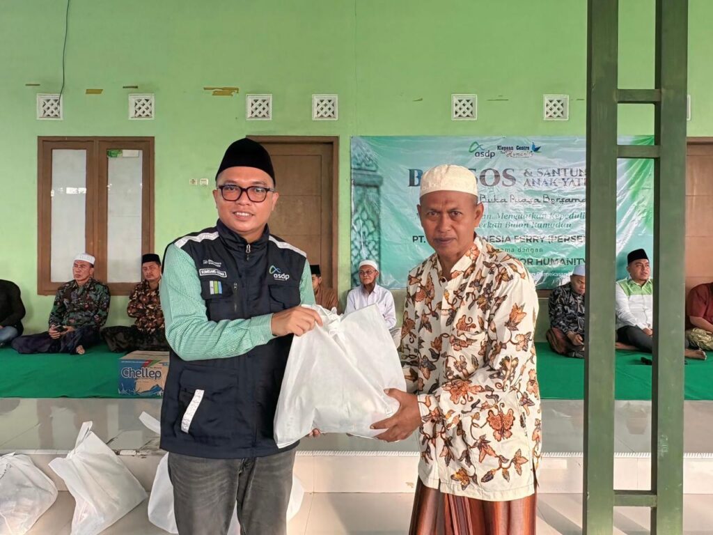 PT ASDP Indonesia Ferry (Persero) kembali hadir di tengah masyarakat melalui kegiatan bakti sosial dan santunan bagi anak-anak yatim pada Sabtu (7/3) pukul 15.00 WIB di Kantor Klepean Centre for Humanity. (dok.ASDP).