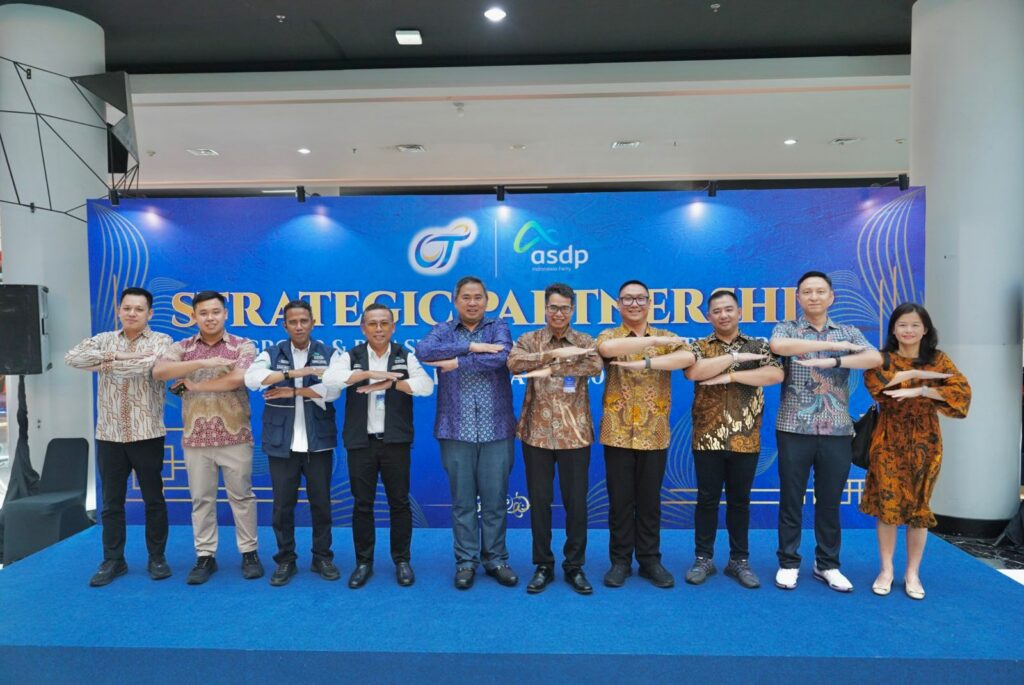 OT Group menjalin kemitraan strategis dengan PT ASDP Indonesia Ferry (Persero) untuk memperkuat ekosistem layanan di empat pelabuhan utama dengan volume penumpang tertinggi saat musim mudik. (dok. ASDP).