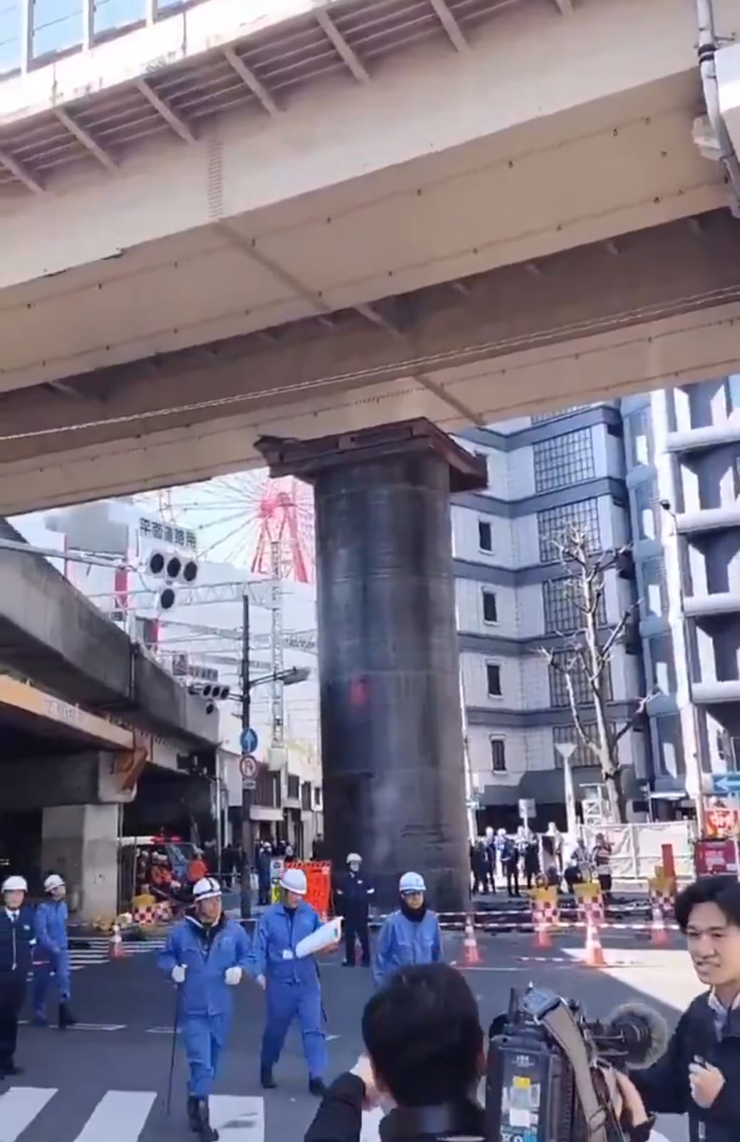Pipa baja raksasa di Osaka Jepang. Foto: X @forallcurious