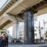 Pipa baja raksasa muncul tiba-tiba membuat heboh warga Osaka Jepang. Foto: net/AFP
