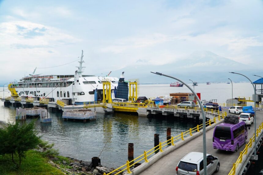 PT ASDP Indonesia Ferry (Persero) kerahkan kapal perbantuan KMP Prima Nusantara milik PT Jembatan Nusantara (JN) ke lintasan Ketapang–Gilimanuk. (dok. ASDP).