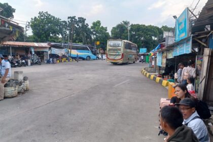 Arus balik libur Lebaran 2026 di Terminal Lebak Bulus, Kebayoran Lama, Jakarta Selatan, cenderung landai, Selasa (24/3/2026). Foto: Joesvicar Iqbal/ipol.id