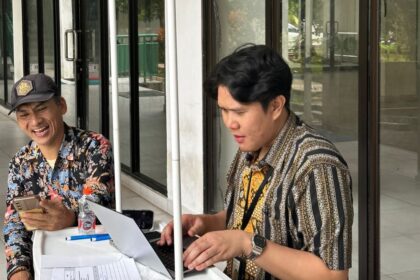 PERLINDUNGAN: Layanan booth BPJS Ketenagakerjaan di Masjid Jami At-Taqwa, Rusun Penjaringan, Jakarta Utara.  Foto: BPJS Ketenagakerjaan