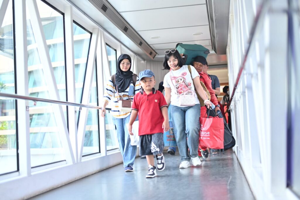 Sebanyak 79% pemudik dari Sumatera telah kembali ke Jawa hingga H+6 Lebaran 2026. (dok. ASDP).