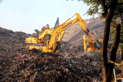 Proses pencarian korban longsor di PTSP Bantargebang> foto: IstProses pencarian korban longsor di PTSP Bantargebang> foto: Ist