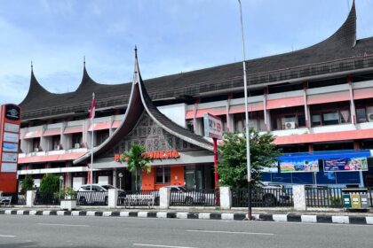 PT Pos Indonesia (Persero) KCU Padang membuka layanan khusus untuk memudahkan proses pengiriman makanan khas Sumatera Barat (Sumbar). Foto: Dok PT Pos Indonesia