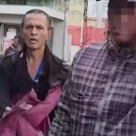 Pria diduga melecehkan penumpang angkot dan mengancam warga dengan kapak di Cicurug, Sukabumi. Foto: Tangkap layar IG @bandungterkini