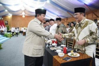Presiden Prabowo dan Ketua Dewan Penasihat Ikatan Cendekiawan Muslim Indonesia (ICMI) Jimly Asshiddiqie. Foto : Ist