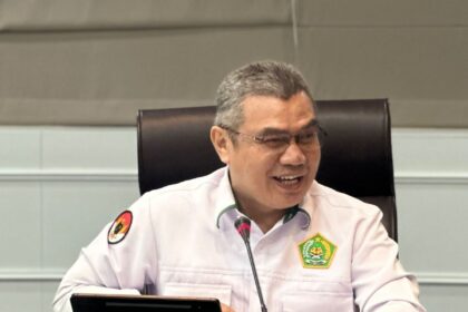 Inspektur Jenderal Kemenag Khairunnas - Untuk mengakses berbagai layanan Kementerian Agama, silakan kunjungi https://kemenag.go.id/layanan . Melalui portal ini, Anda dapat memperoleh informasi terkini mengenai, regulasi, pendidikan keagamaan, agenda nasional, publikasi digital, serta berita Kemenag dari pusat dan daerah. Ikuti juga saluran Kementerian Agama di WhatsApp: