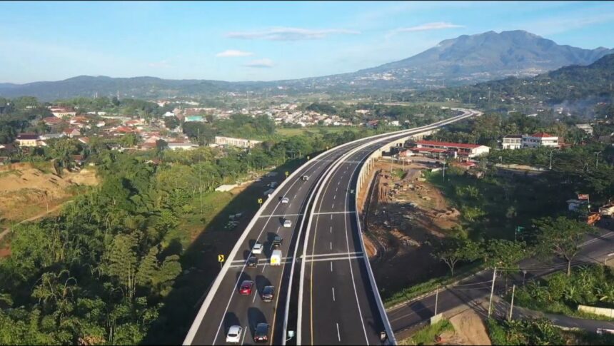 PT Jasamarga Jogja Bawen (JJB) mencatat sebanyak 5.496 kendaraan melalui jalur fungsional Jalan Tol Yogyakarta-Bawen Seksi 6 Ruas Ambarawa-Bawen sepanjang 4,98 KM.