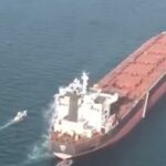 Kapal tanker melintas di Selat Hormuz. Foto: Medsos