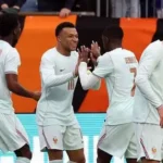 Mbappe dan skuad Prancis lakukan selebrasi usai tekuk Brazil 2-1. Foto : Ist