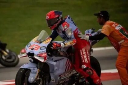 Pembalap Ducati Marc Marquez alami pecah ban dan gagal finis di MotoGP 2026 di Sirkuit Buriram, Thailand. Foto : Ist