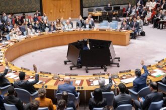 Suasana pemungutan suara di DK PBB terhadap rancangan resolusi yang dipimpin Bahrain yang mendesak Iran menghentikan serangan ke negara-negara Teluk. Foto: PBB