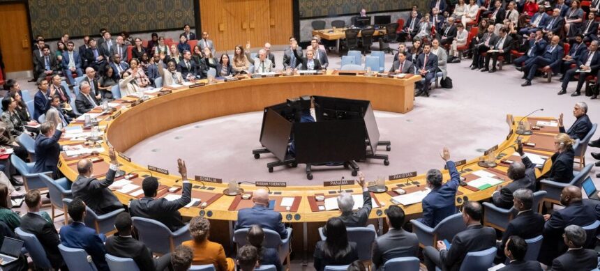 Suasana pemungutan suara di DK PBB terhadap rancangan resolusi yang dipimpin Bahrain yang mendesak Iran menghentikan serangan ke negara-negara Teluk. Foto: PBB