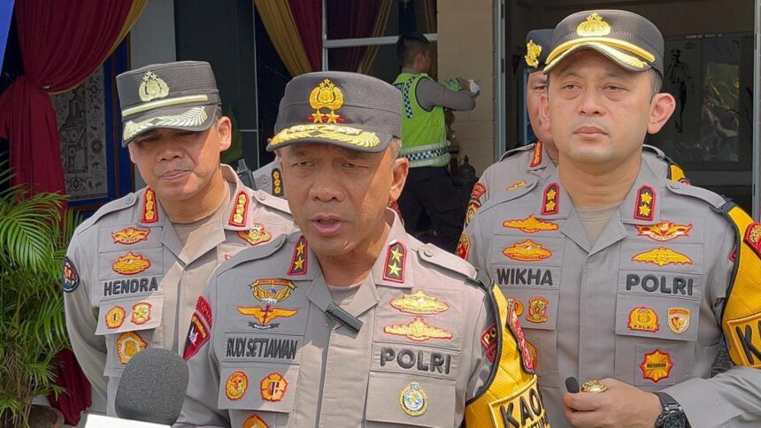 Polda Jabar berkomitmen untuk memberikan jaminan keamanan dan kenyamanan bagi para wisatawan yang mengunjungi kawasan Puncak, Bogor, selama libur Lebaran 2026.