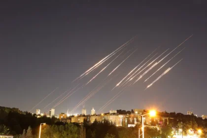 Rudal Iran dilangit Israel. Foto : Ist