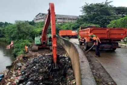 Emplasemen sampah atau tempat penampungan sampah sementara di TPU Tanah Kusir, Kecamatan Pesanggrahan, Jakarta Selatan, Jumat (27/3/2026), bakal ditutup permanen oleh Dinas Lingkungan Hidup Provinsi DKI Jakarta. Foto: Ist