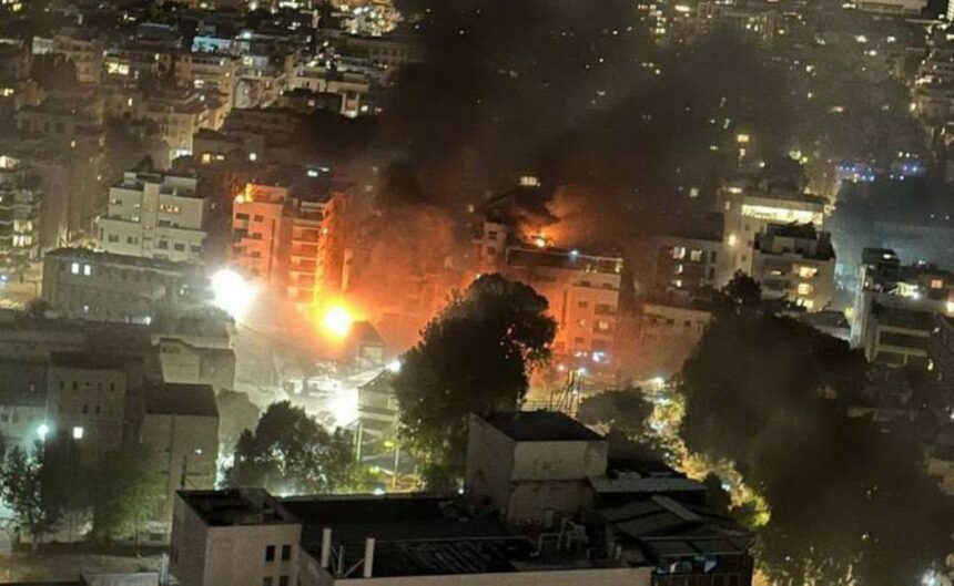 Iran serang Tel Aviv, Israel dengan rudal. Foto: X.com @epigmenioibarra