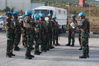 Prajurit TNI yang tergabung dalam Satgas Kontingen Garuda (Konga) United Nations Interim Force in Lebanon (UNIFIL). Ratusan personel Satgas Force Headquarters Support Unit XXVI-01 Konga UNIFIL menggelar latihan rencana kontijensi sejak Minggu (29/10/2023). Foto: Dok. Pusat Penerangan TNI