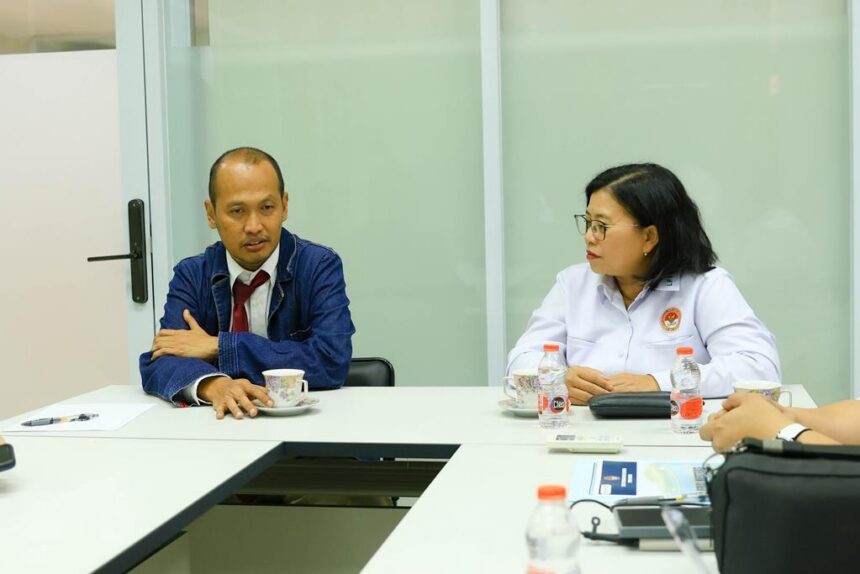 Wakil Ketua LPSK, Susilaningtias melakukan penjangkauan dengan menemui sejumlah pihak di FH UI terkait kasus dugaan tindak pidana kekerasan seksual. Foto: Ist