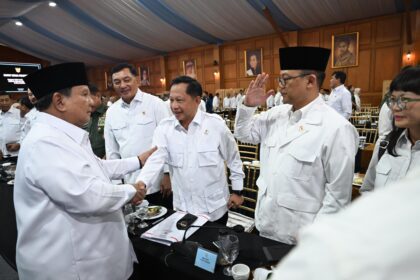 Mendagri Muhammad Tito Karnavian dan jajaran menghadiri Rapat Kerja Pemerintah yang dipimpin Presiden Prabowo Subianto di Kompleks Istana Kepresidenan Jakarta, Rabu (8/4/2026). Foto: Kemendagri