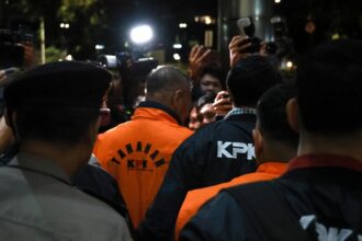 KPK tahan Bupati Tulungagung, Gatut Sunu Wibowo. Foto: KPK